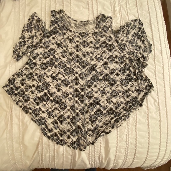 We The Free cold shoulder tee by Free People - Picture 7 of 9